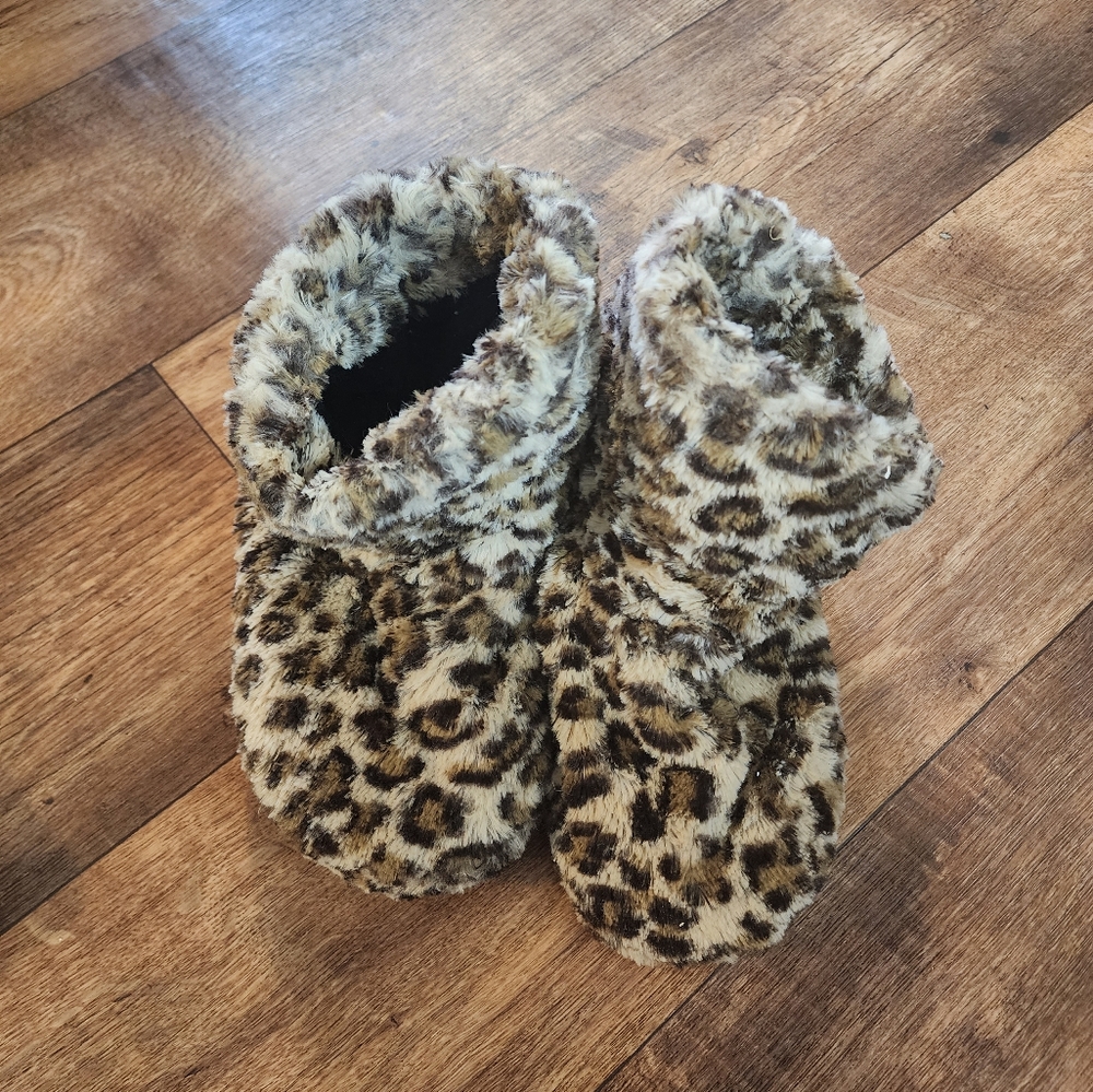 Leopard Print Furry Vibrating Booties